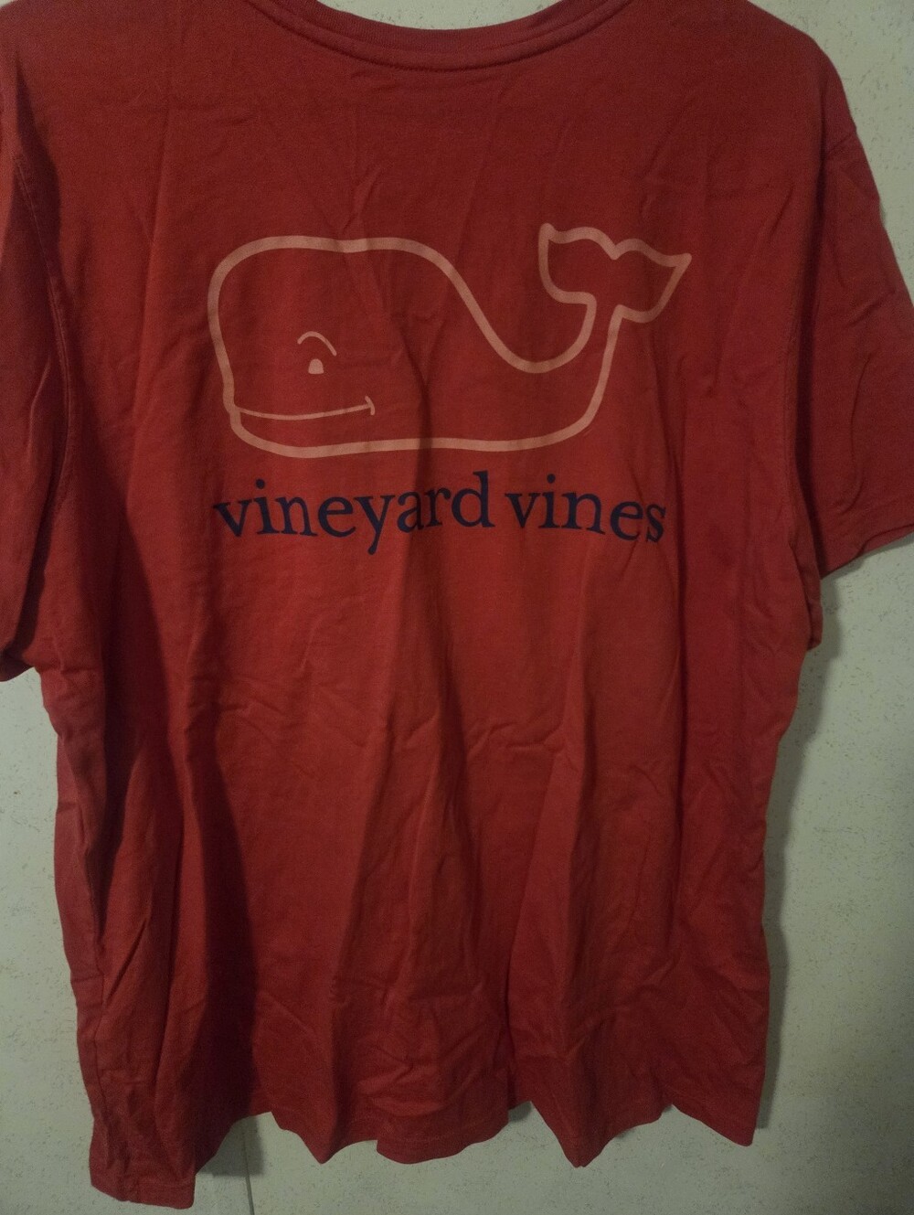 Vineyard Vines red whale tee 2X
